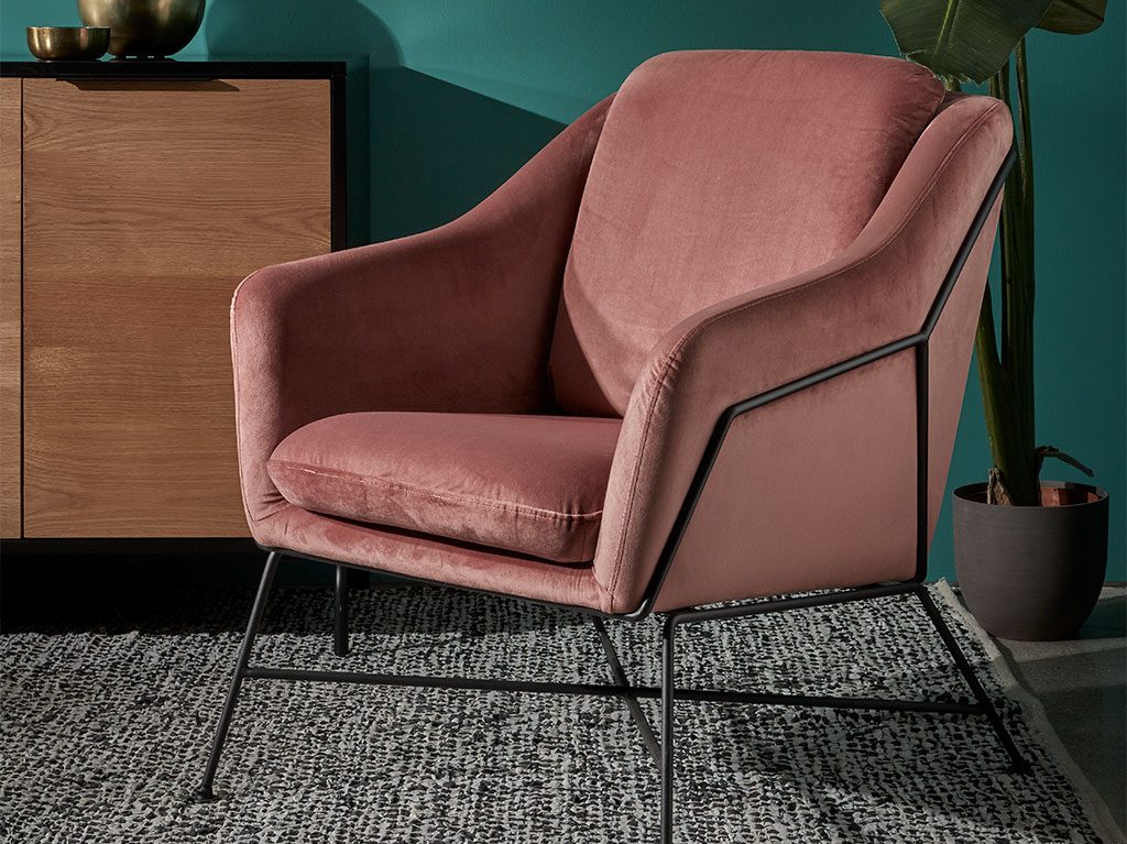 temporada-interiorismo-decoracion-butaca-velvet-salon-diseño-1024x767